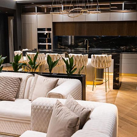 Deluxe Aparthotel Marwell Residence Szucsáva Kültér fotó