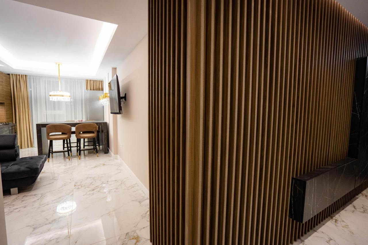 Deluxe Aparthotel Marwell Residence Szucsáva Kültér fotó