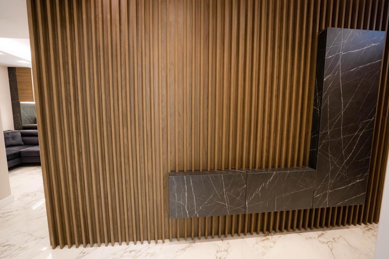 Deluxe Aparthotel Marwell Residence Szucsáva Kültér fotó