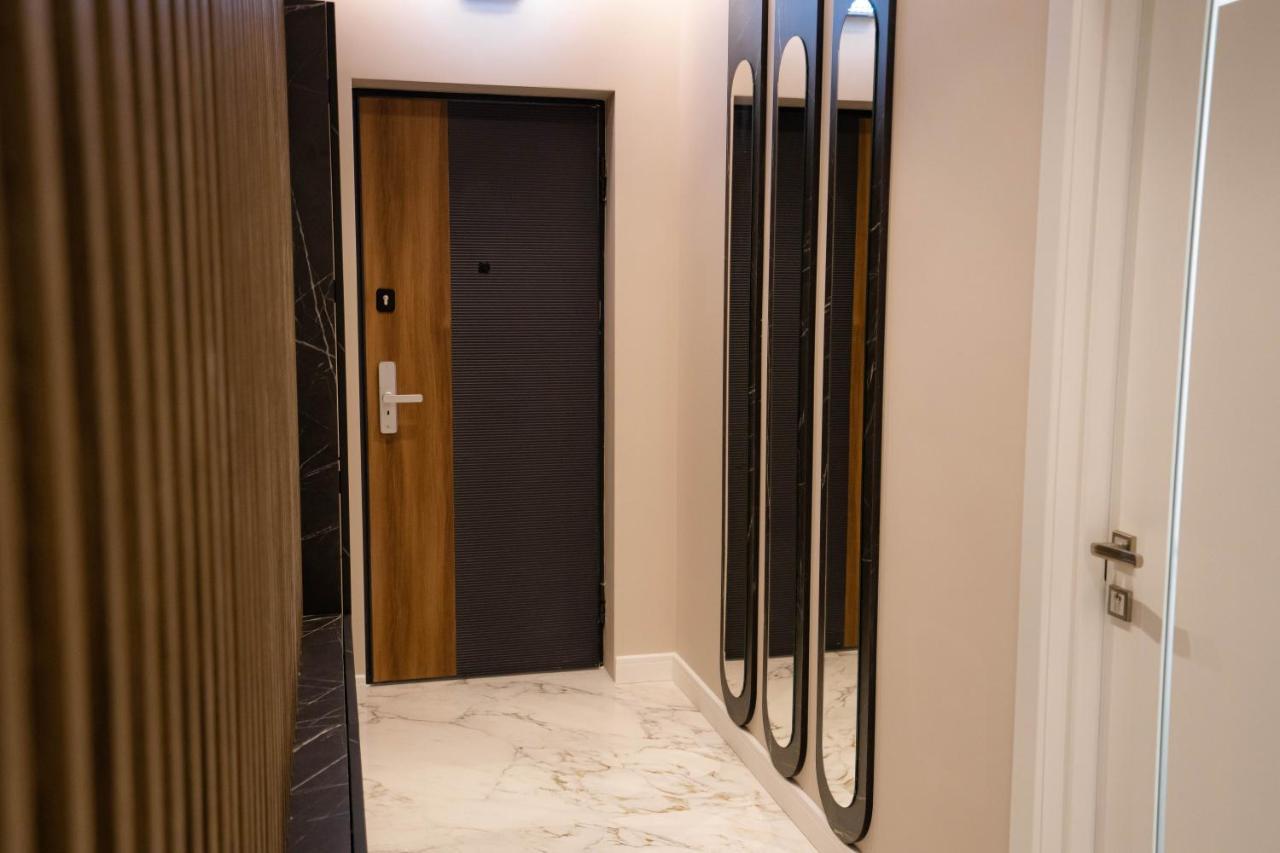 Deluxe Aparthotel Marwell Residence Szucsáva Kültér fotó