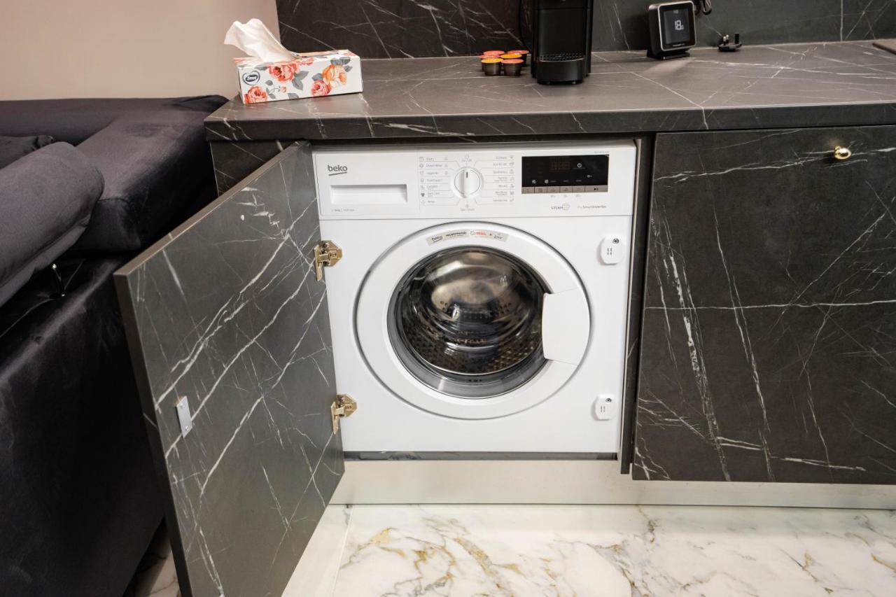 Deluxe Aparthotel Marwell Residence Szucsáva Kültér fotó