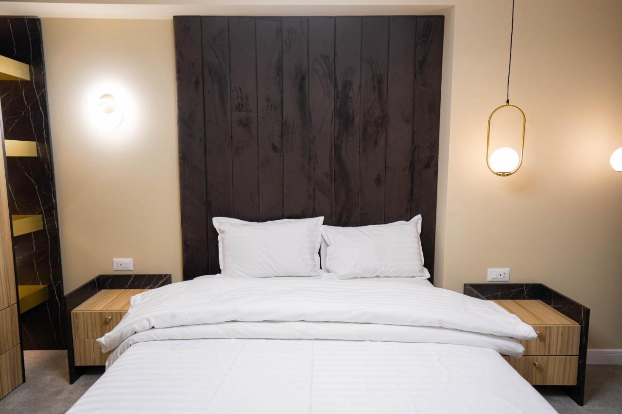 Deluxe Aparthotel Marwell Residence Szucsáva Kültér fotó