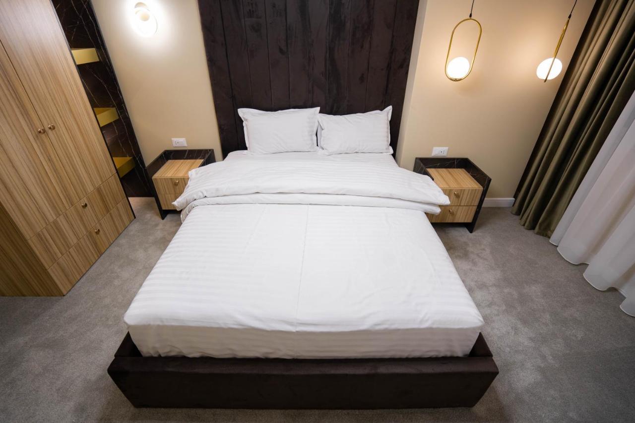 Deluxe Aparthotel Marwell Residence Szucsáva Kültér fotó