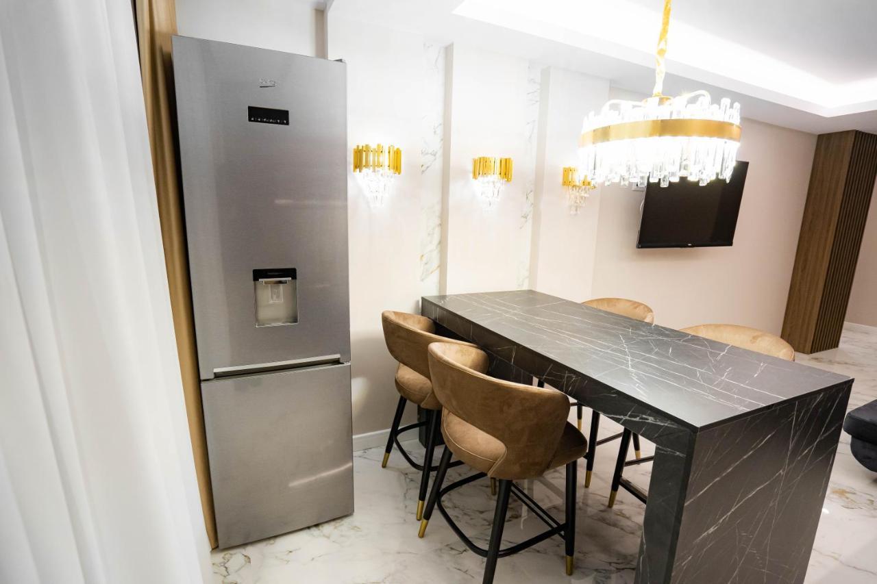 Deluxe Aparthotel Marwell Residence Szucsáva Kültér fotó