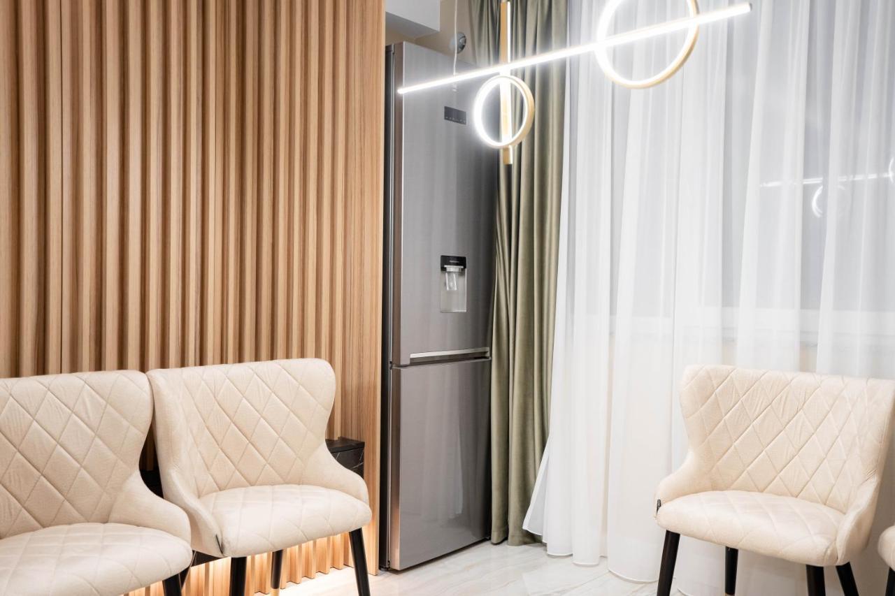 Deluxe Aparthotel Marwell Residence Szucsáva Kültér fotó