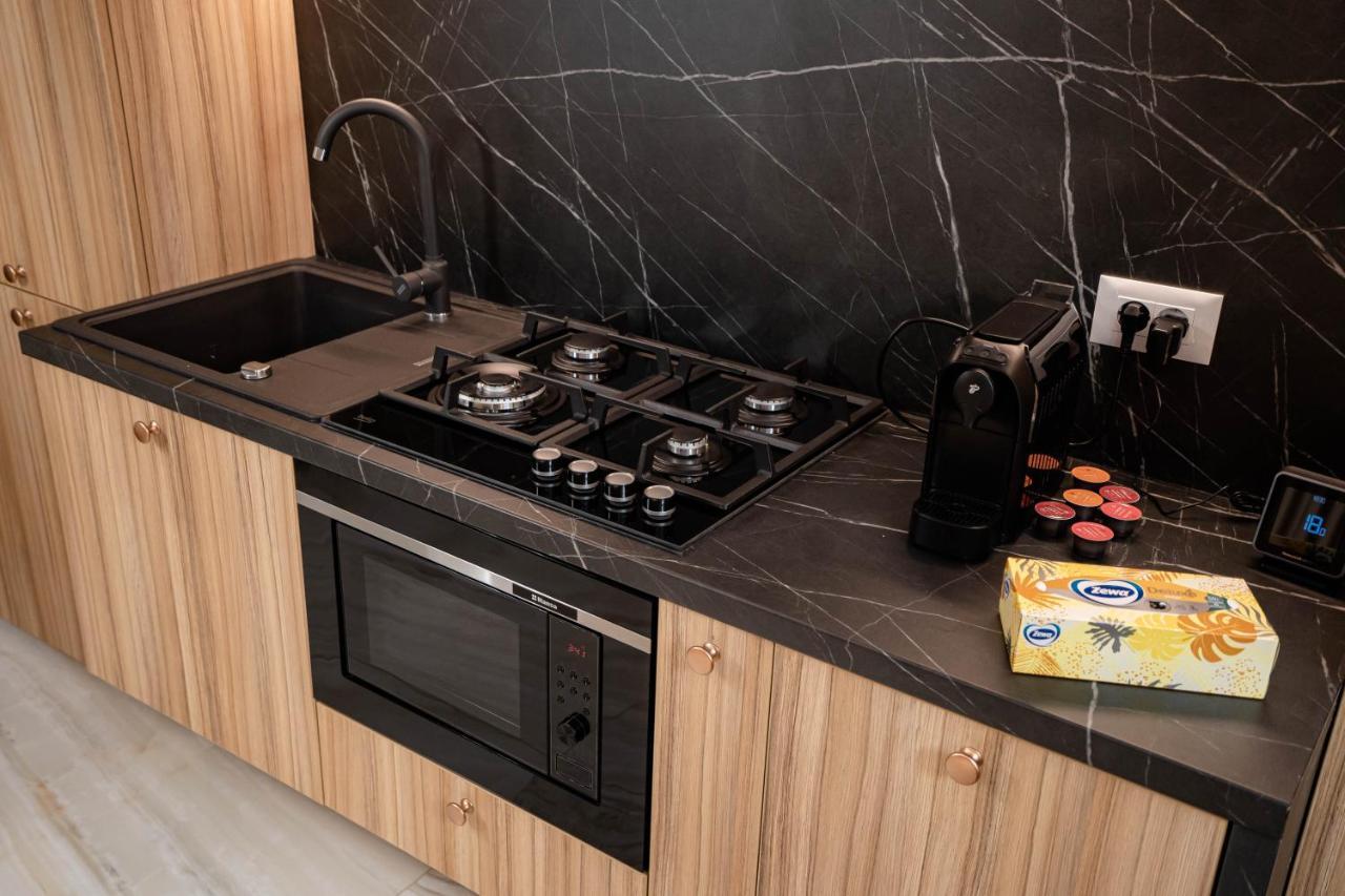 Deluxe Aparthotel Marwell Residence Szucsáva Kültér fotó