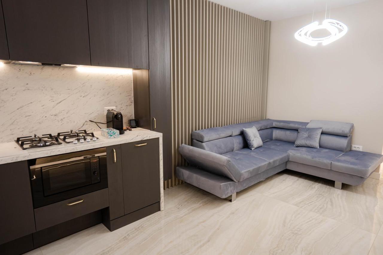 Deluxe Aparthotel Marwell Residence Szucsáva Kültér fotó