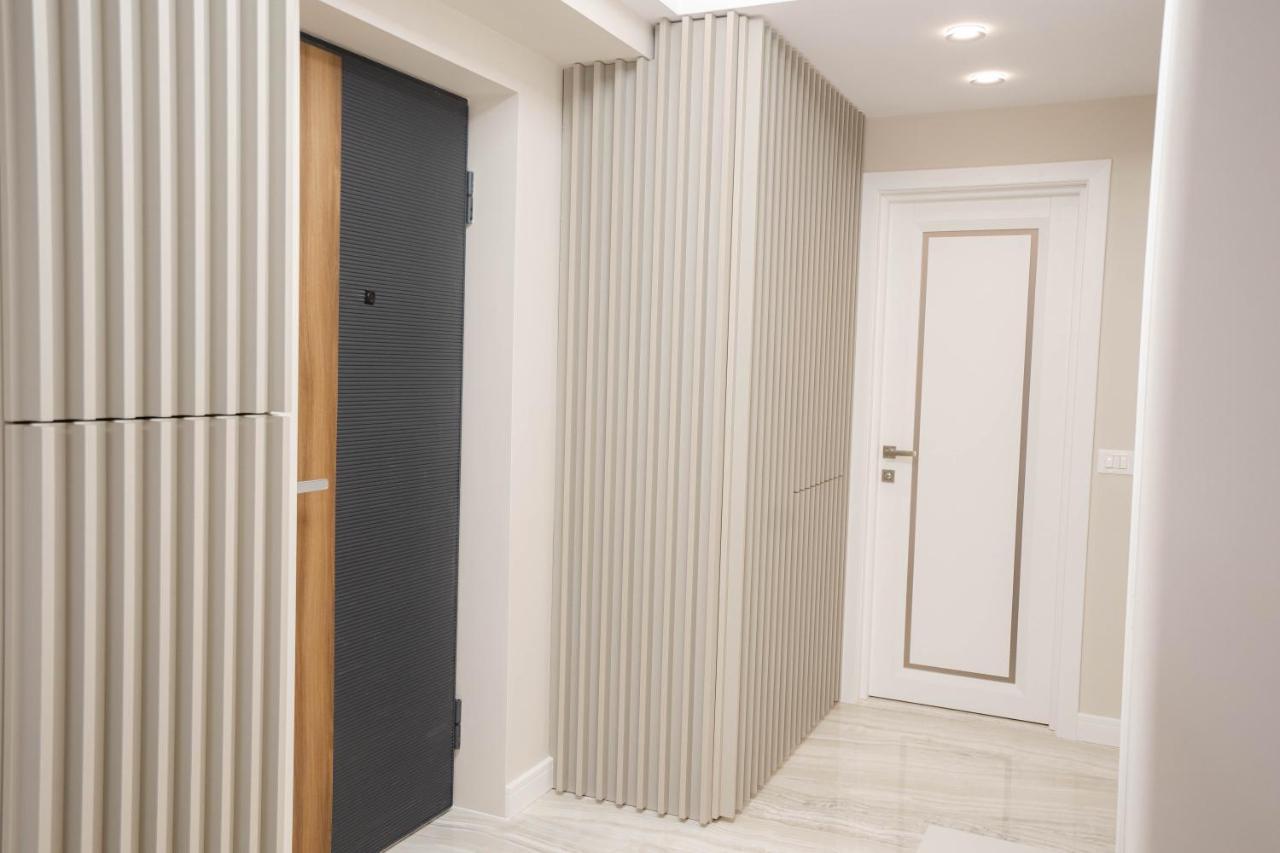 Deluxe Aparthotel Marwell Residence Szucsáva Kültér fotó