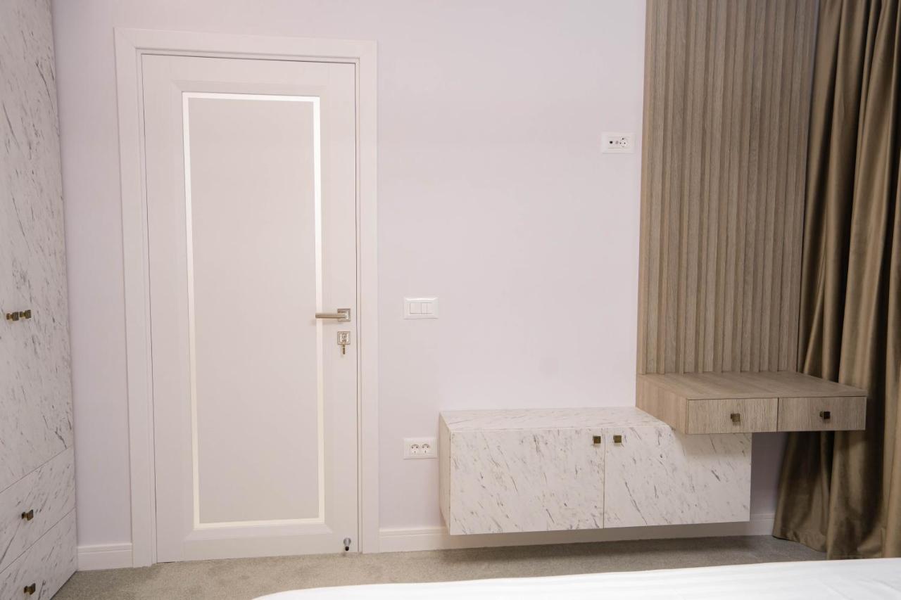 Deluxe Aparthotel Marwell Residence Szucsáva Kültér fotó